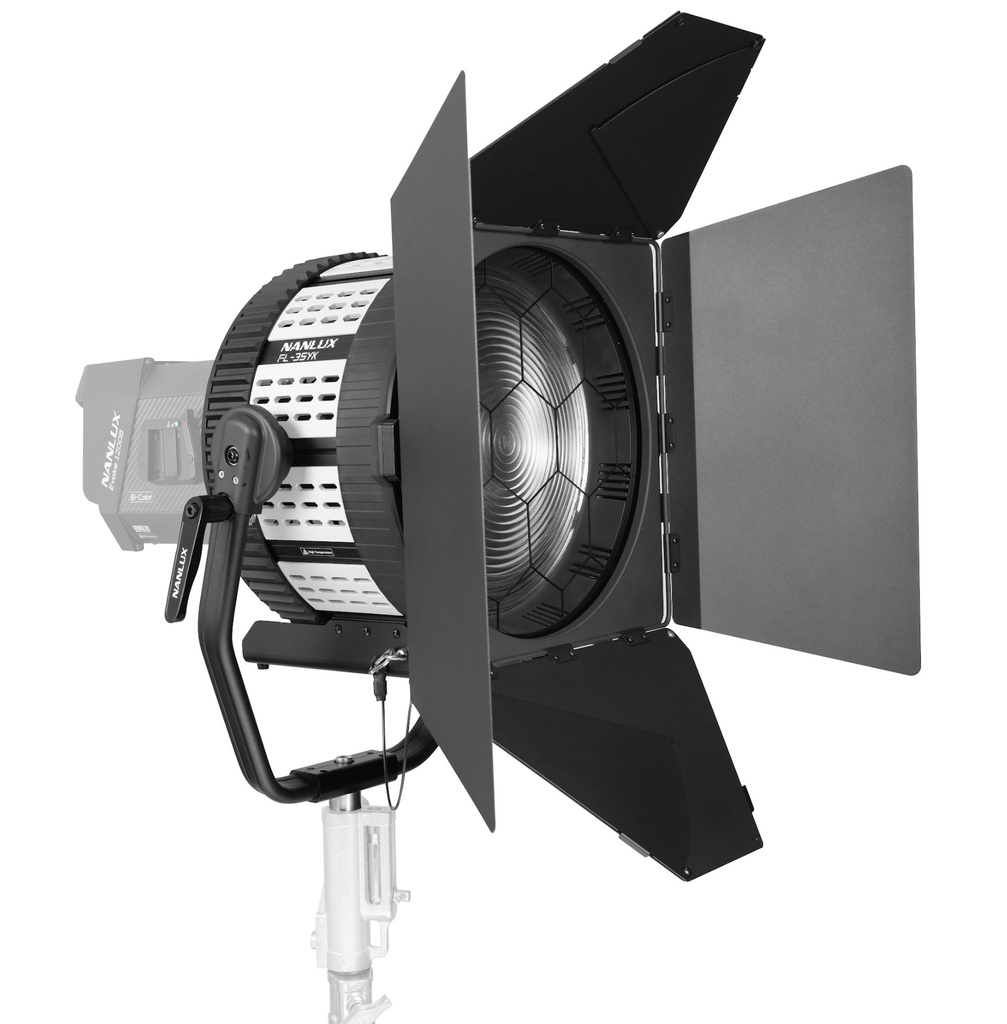 Nanlux - Projecteur EVOKE 1200 avec Lentille Fresnel FL-35YK et Flight Case